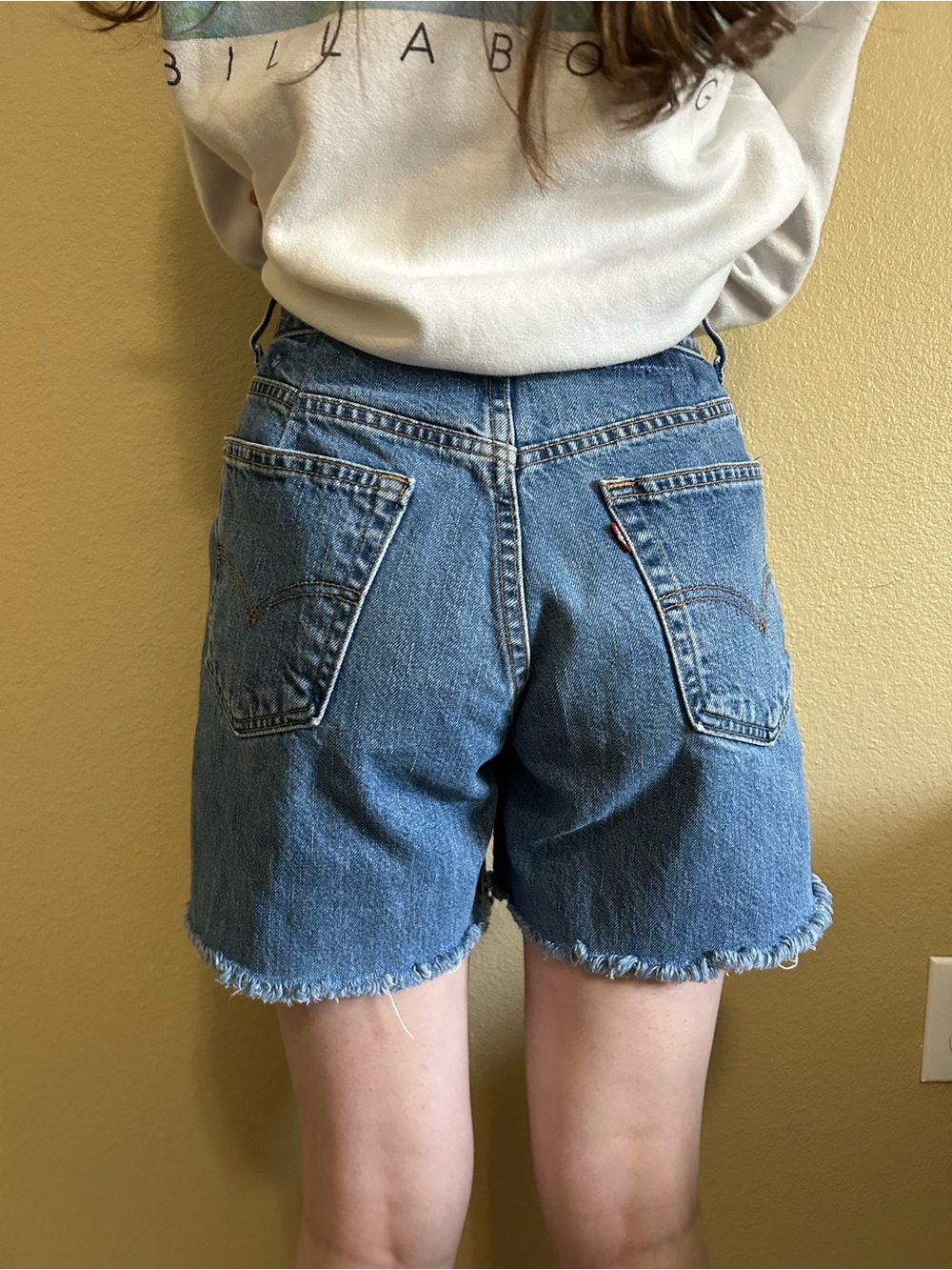 Levi's Mid Blue Denim Cutoff Jorts - Picture 2 of 4